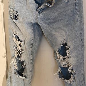 Aeropostal ripped boyfriend jeans